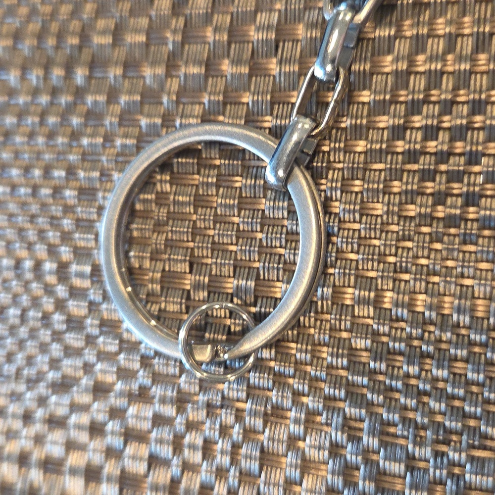 Land Rover Silver Keychain - Picture 3 of 4